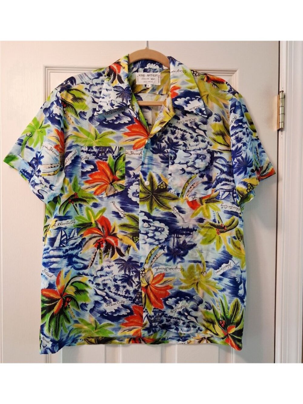 VTG King Arthur Hawaiian Shirt Tropical Print Short Sleeve Button-Up Mens Large